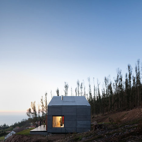 Prefab House in Cedeira by MYCC Prefab House in Cedeira by MYCC