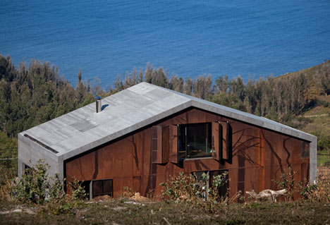 Prefab House in Cedeira by MYCC Prefab House in Cedeira by MYCC