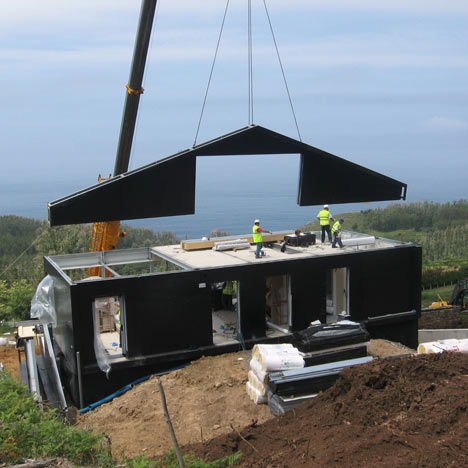 Prefab House in Cedeira by MYCC Prefab House in Cedeira by MYCC