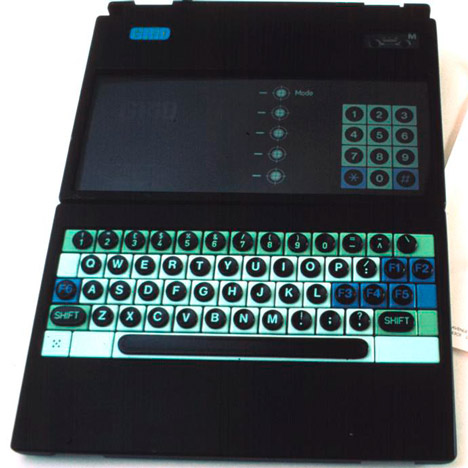 Dezeen_Bill_Moggridge_Grid_Compass_Computer_2 Dezeen Bill Moggridge GRiD Compass early prototype