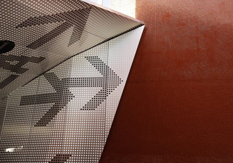 Pedestrian Crossing by Atelier 9.81 Pedestrian Crossing by Atelier 9.81