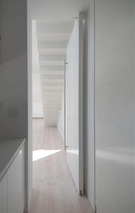 House in Meco by Jorge Mealha Arquitecto House in Meco by Jorge Mealha Arquitecto