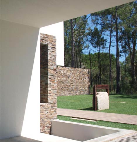 House in Meco by Jorge Mealha Arquitecto House in Meco by Jorge Mealha Arquitecto