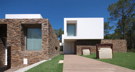 House in Meco by Jorge Mealha Arquitecto House in Meco by Jorge Mealha Arquitecto