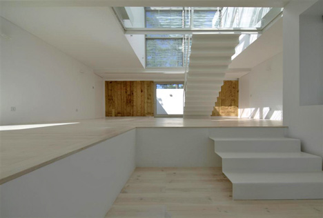 House in Meco by Jorge Mealha Arquitecto House in Meco by Jorge Mealha Arquitecto