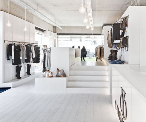 Y. Di Cassanova by Van Halewyck & Marco Architects Y. Di Cassanova by Van Halewyck & Marco Architects