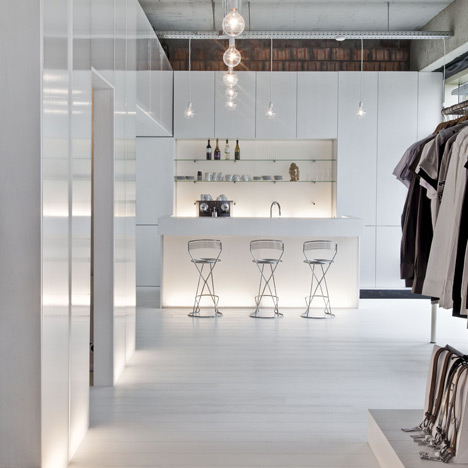 Y. Di Cassanova by Van Halewyck & Marco Architects Y. Di Cassanova by Van Halewyck & Marco Architects